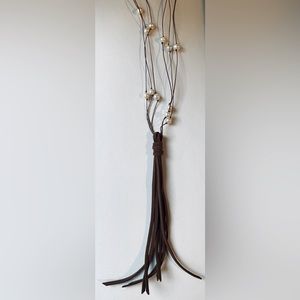 Freshwater pearl necklace with leather accent